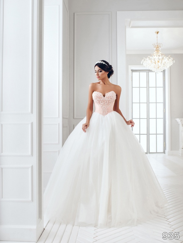 Svatební šaty 935